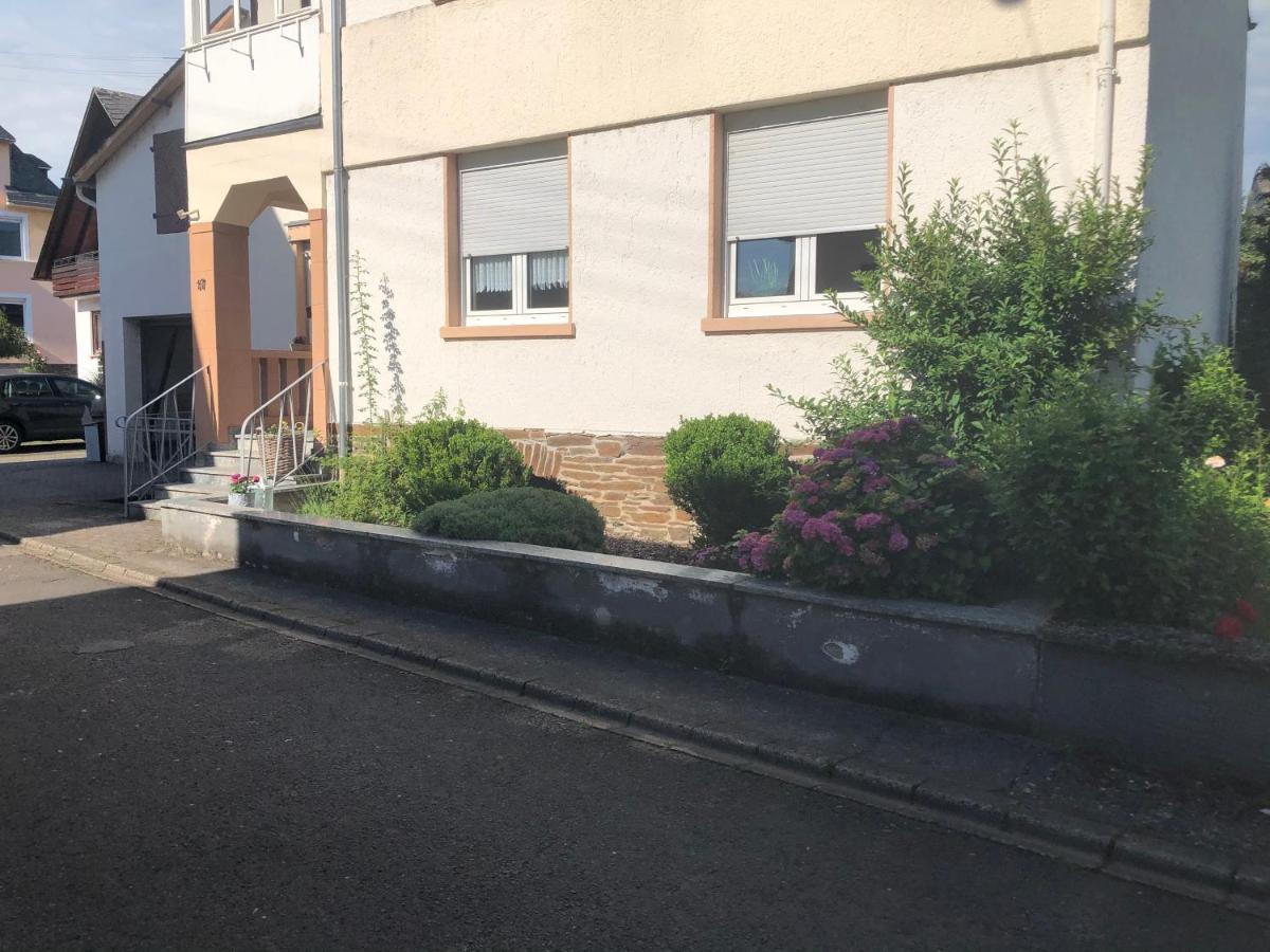 Ferienwohnung Eberhard Altes Winzerhaus Bullay Esterno foto